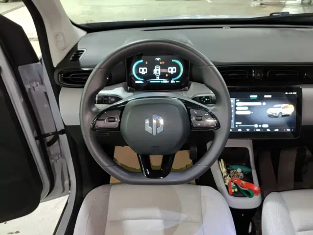 Leapmotor T03 — Фото автомобиля 10