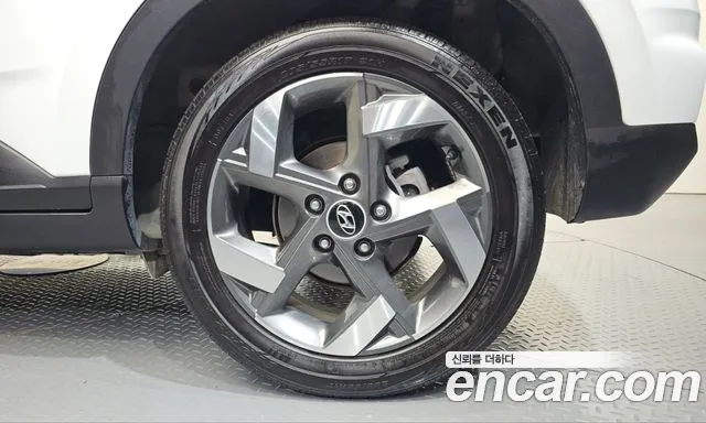 Hyundai Venue — Фото автомобиля 6