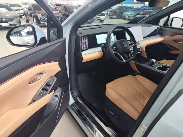 BYD Song L DM-i — Фото автомобиля 15