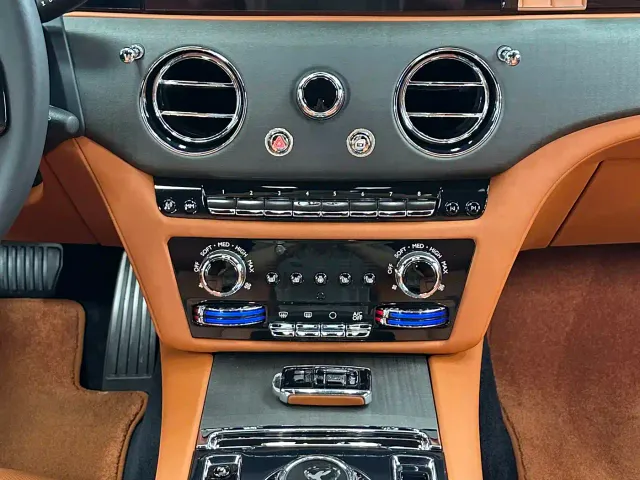 Rolls-Royce Ghost — Фото автомобиля 14