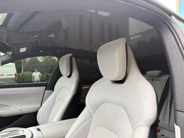 Xiaomi SU7 — Фото автомобиля 10