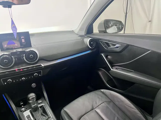Audi Q2L — Фото автомобиля 12
