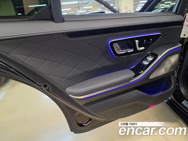Mercedes-Benz S-Class — Фото автомобиля 12