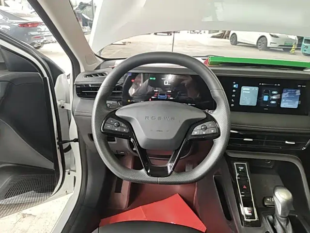 Roewe i5 — Фото автомобиля 10