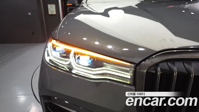 BMW X7 xDrive 40i M Sport Онлайн Exclusive Edition 6 мест — Фото автомобиля 21