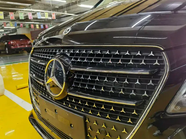 Mercedes-Benz V-Class — Фото автомобиля 3