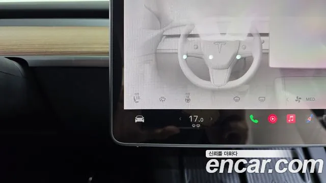 Tesla Model Y — Фото автомобиля 21