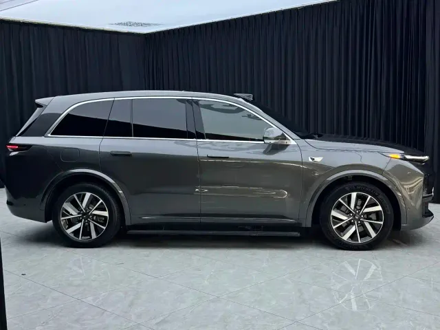 Li Auto L8 — Фото автомобиля 6