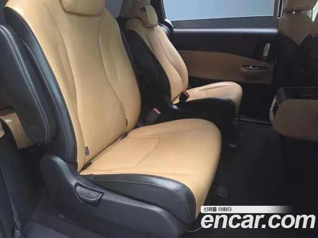 Kia Carnival Generation 4 — Фото автомобиля 13