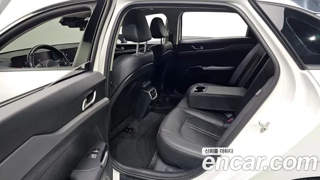 Kia K5 Новый K5 3 поколение 2.0 LPi(Для проката) — Фото автомобиля 11