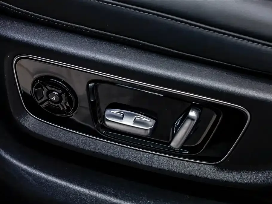 Li Auto Li Xiang L9 2025 Ultra Smart Renewal Edition — Фото автомобиля 23