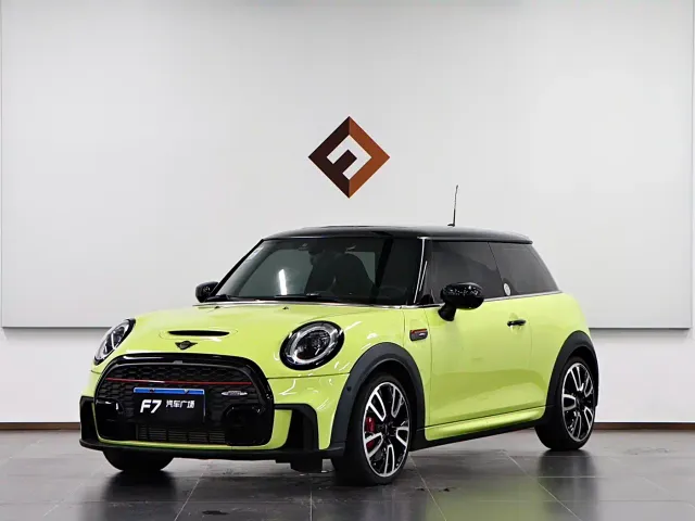 Фотография автомобиля — MINI John Cooper Works