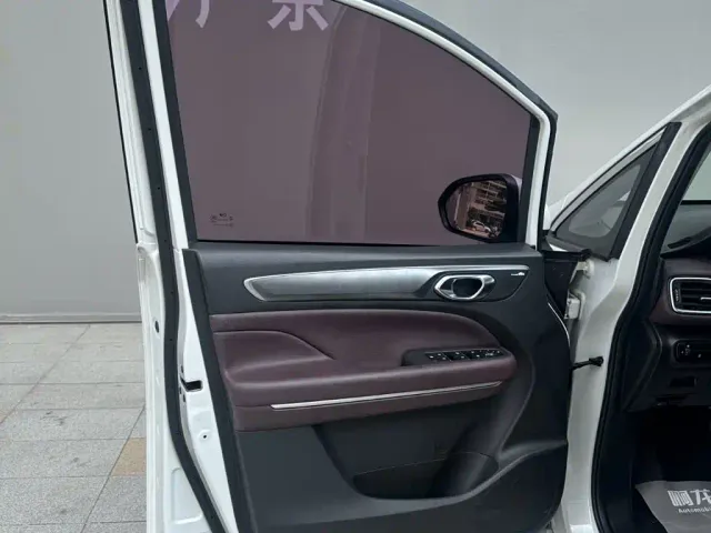 GAC Trumpchi M6 — Фото автомобиля 12