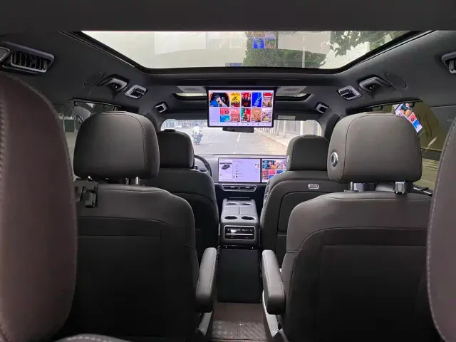 Li Auto L9 — Фото автомобиля 7