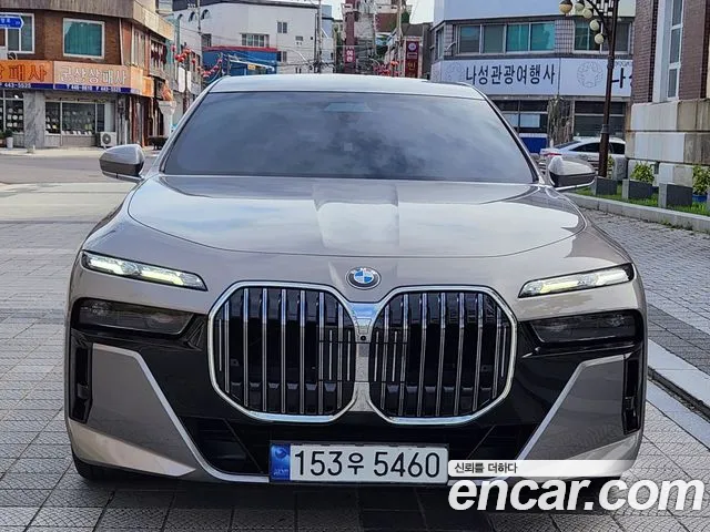 Фотография автомобиля — BMW 7 Series G70