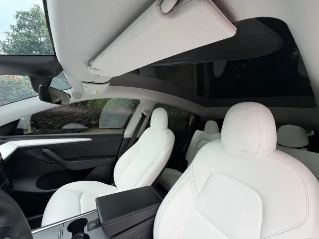 Tesla Model Y — Фото автомобиля 8