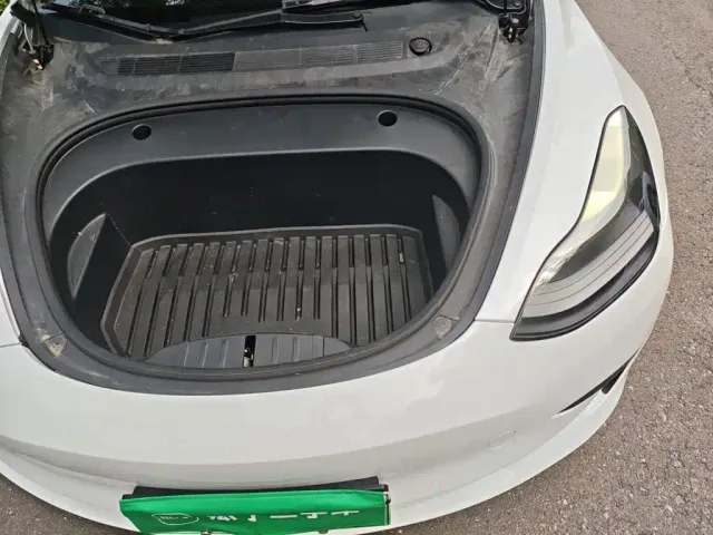Tesla Model 3 — Фото автомобиля 20