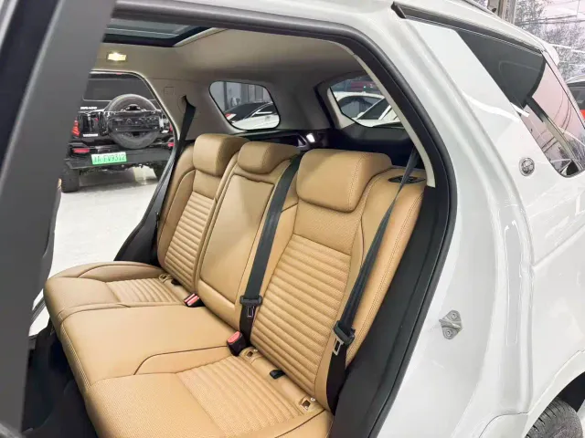 Land Rover Discovery Sport — Фото автомобиля 12