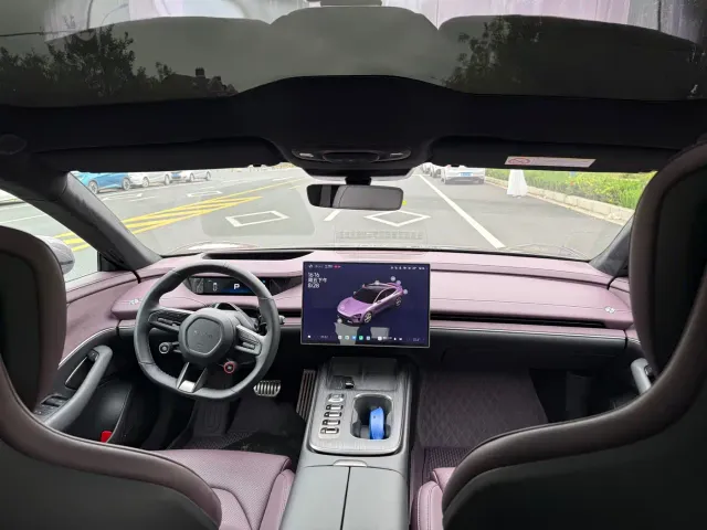 Xiaomi SU7 — Фото автомобиля 18