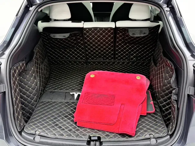 Tesla Model Y — Фото автомобиля 13