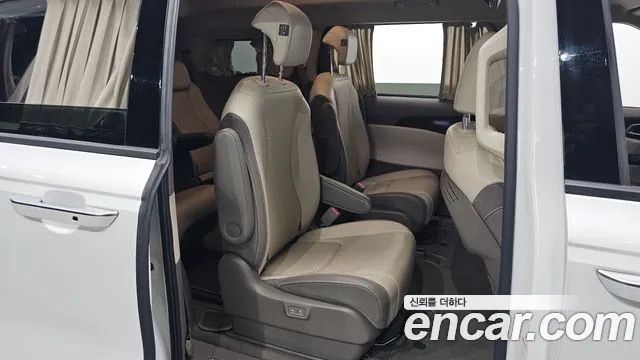 Kia Carnival Generation 4 — Фото автомобиля 18