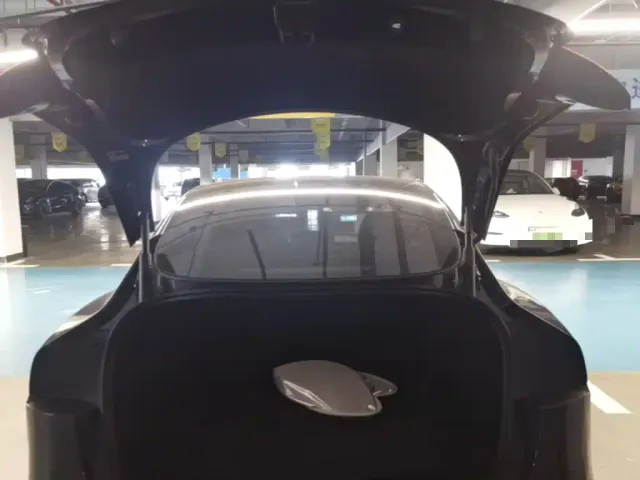 Tesla Model 3 — Фото автомобиля 18