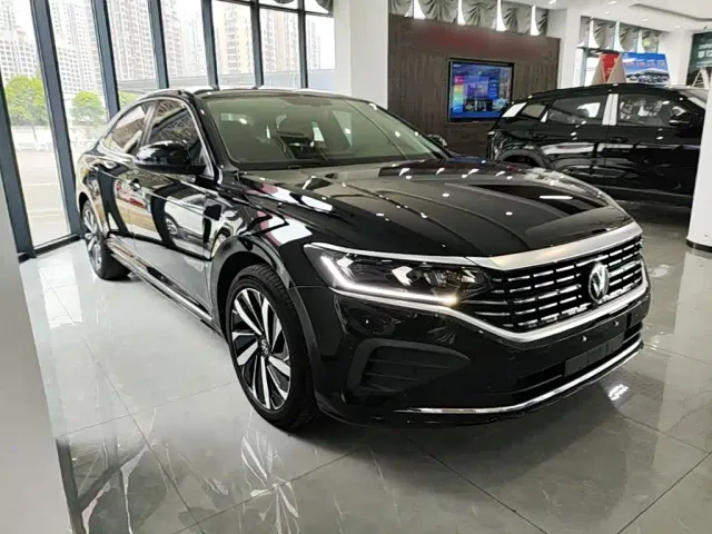 Volkswagen Passat — Фото автомобиля 3