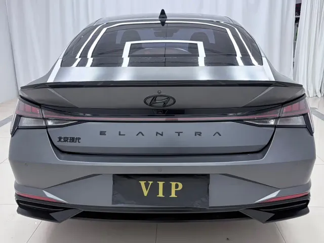 Hyundai Elantra — Фото автомобиля 5