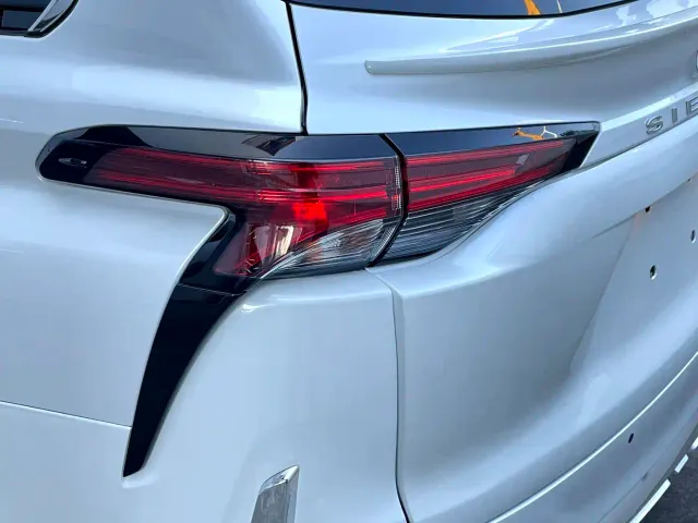 Toyota Sienna — Фото автомобиля 6