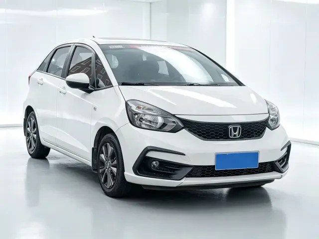 Honda Fit — Фото автомобиля 3