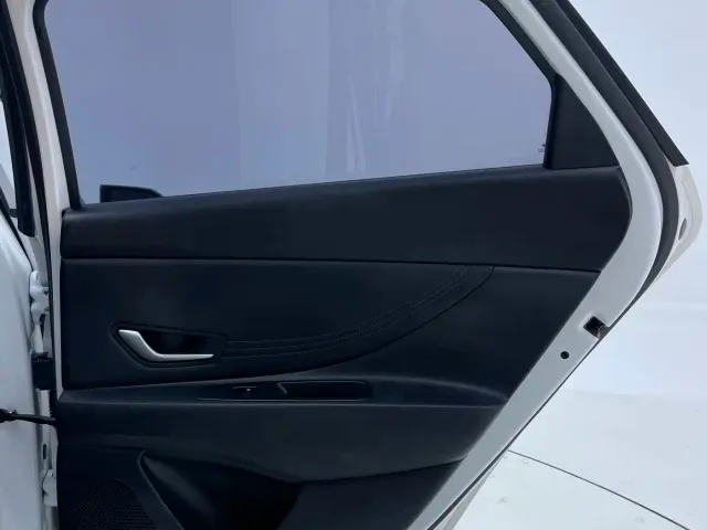 Hyundai Elantra — Фото автомобиля 30