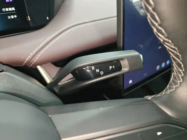 Xiaomi SU7 — Фото автомобиля 13