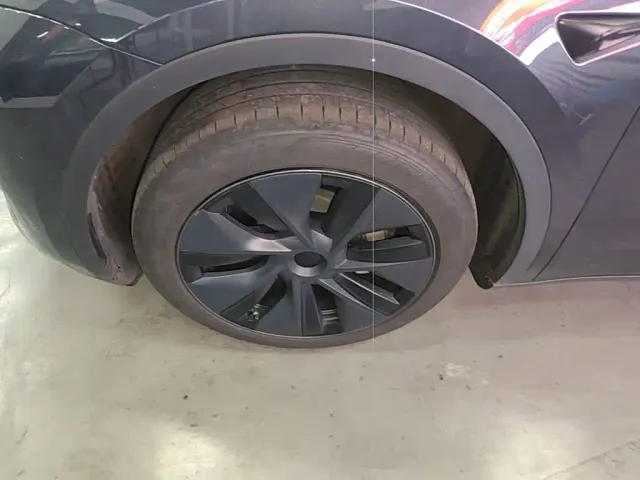 Tesla Model Y — Фото автомобиля 22
