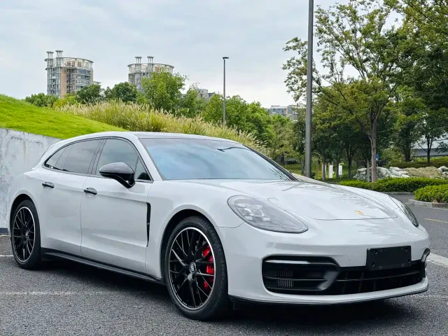Porsche Panamera — Фото автомобиля 3