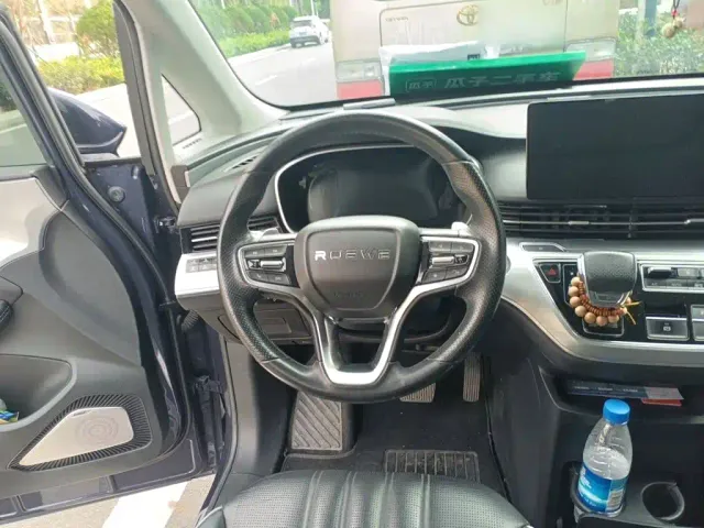 Roewe iMAX8 — Фото автомобиля 6