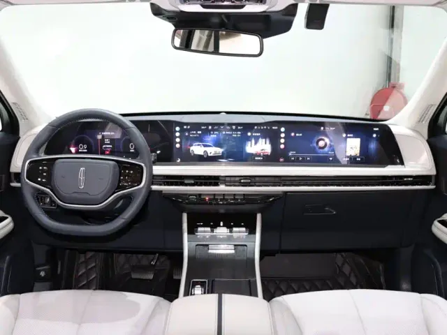 Lincoln Corsair — Фото автомобиля 12