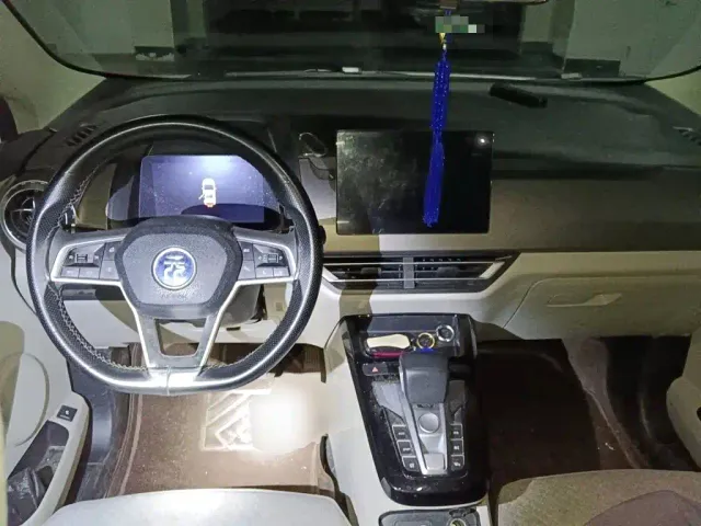 BYD Yuan Pro — Фото автомобиля 10