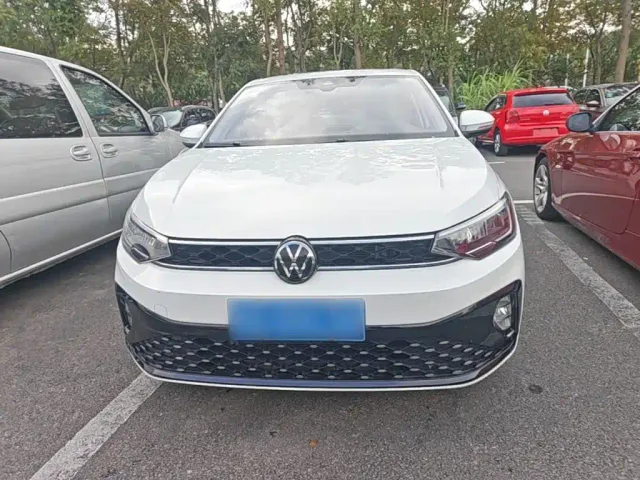 Volkswagen Lavida — Фото автомобиля 2