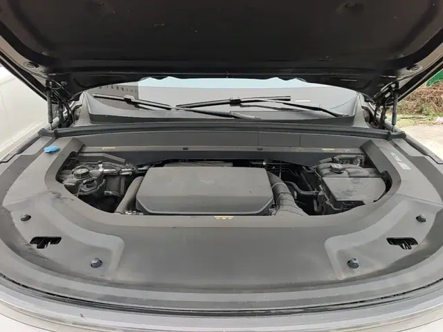 Li Auto L8 — Фото автомобиля 19