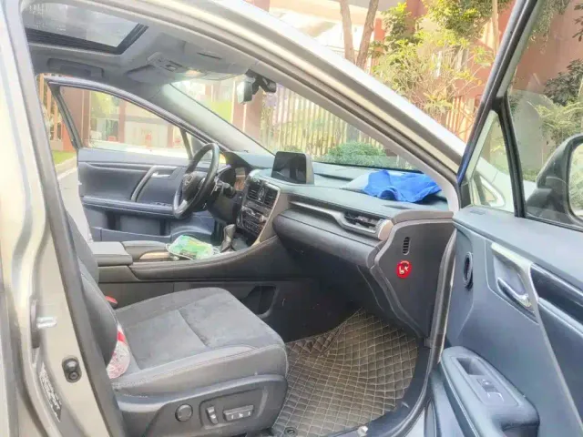 Lexus RX — Фото автомобиля 13