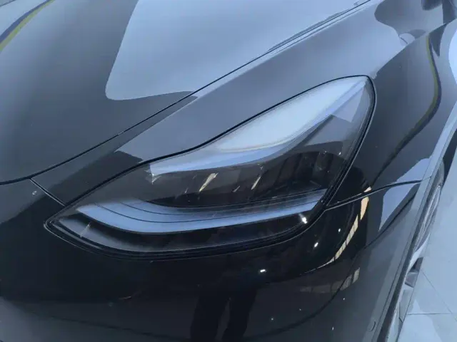 Tesla Model Y — Фото автомобиля 5