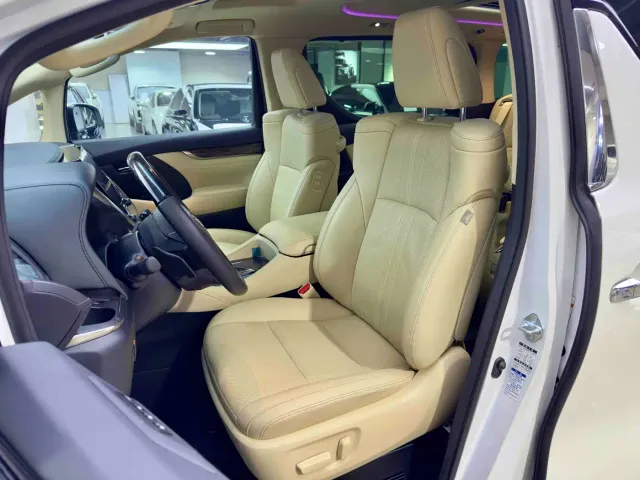 Toyota Vellfire — Фото автомобиля 16
