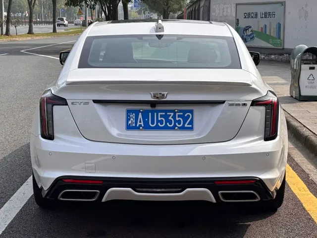 Cadillac CT5 — Фото автомобиля 9