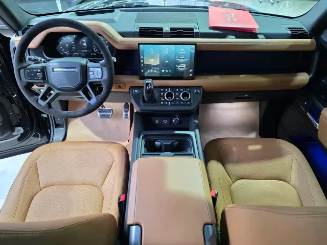Land Rover Defender — Фото автомобиля 14