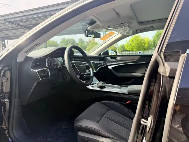 Audi A7L — Фото автомобиля 3