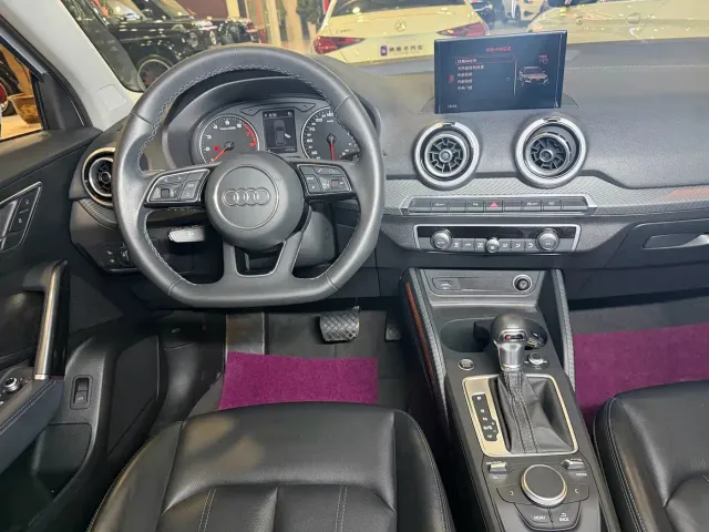 Audi Q2L — Фото автомобиля 16