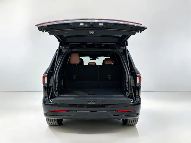 Lincoln Navigator — Фото автомобиля 10