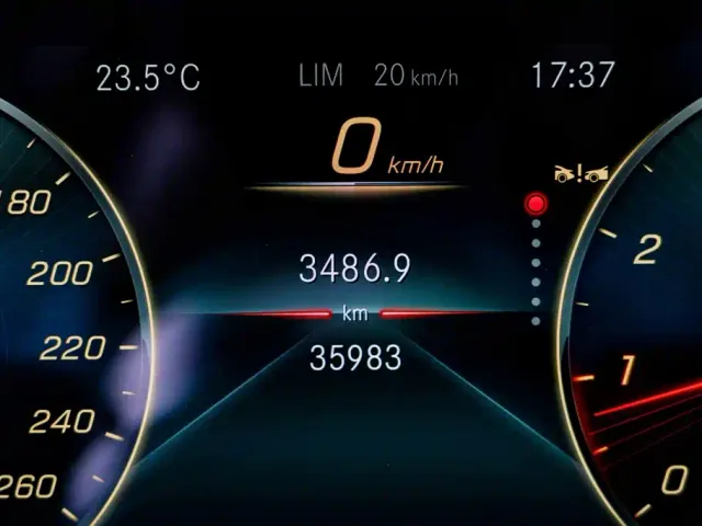 Mercedes-Benz E-Class — Фото автомобиля 17