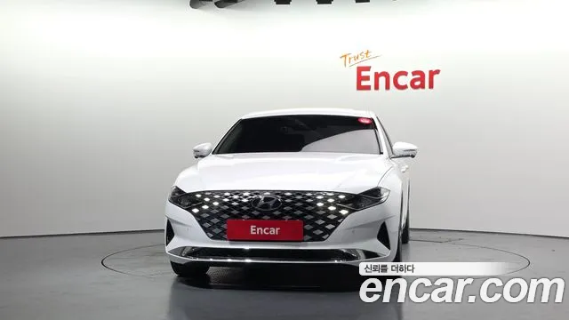 Hyundai Grandeur New — Фото автомобиля 3