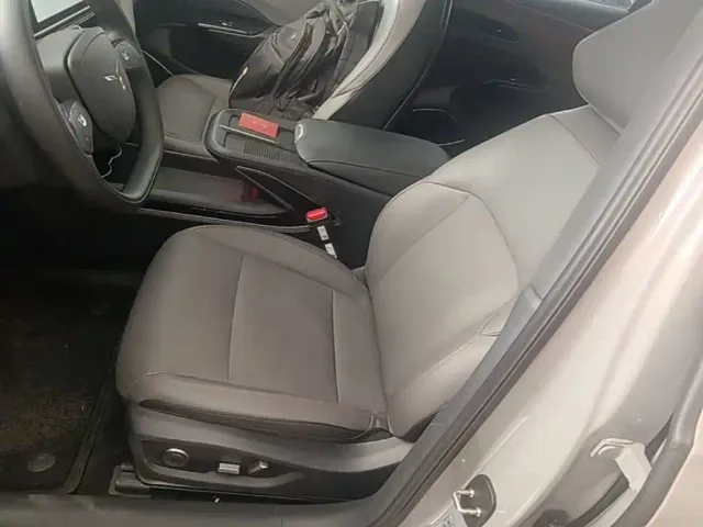 Hongqi EH7 — Фото автомобиля 14